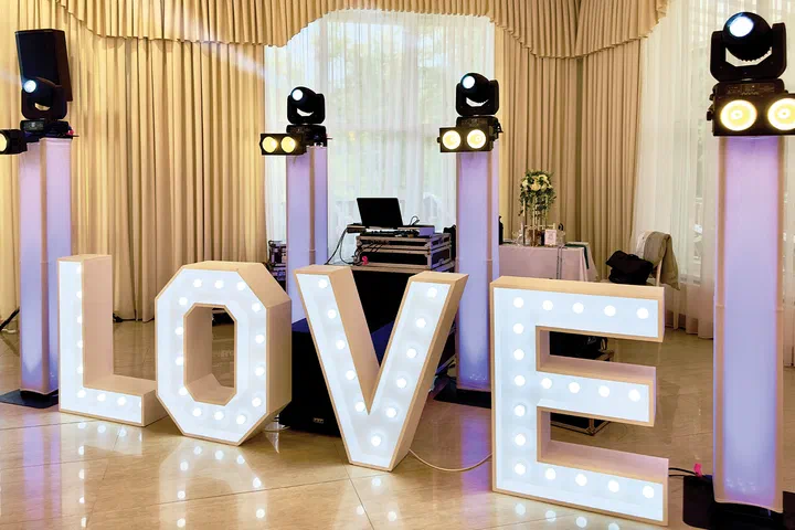 Tanečný parket so svetelnými efektmi balíka Dancefloor Plus